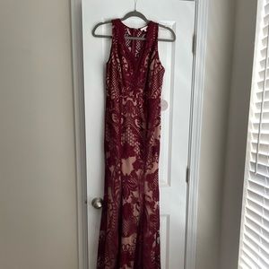 Luxxel red wine gown